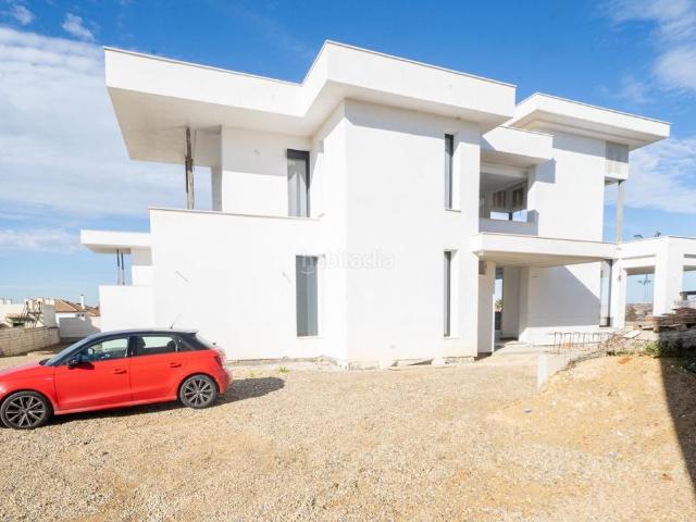 Chalet en venta en Gines. Promoción de 3 magníficos chalets independientes en Gines. Chalets.