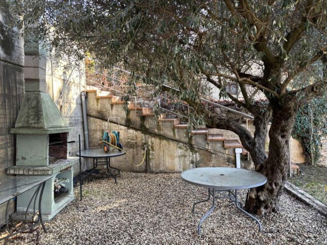 Chalet en venta en Girona, Montjuïc. Casa con espectaculares vistas a la catedral de Girona House with spectacular views of the Girona Cathedral. Chalets.