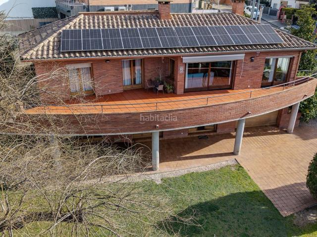 Chalet en venta en Granollers, Font Verda. Finca singular con vistas privilegiadas y posibilidad de segunda vivienda en Granollers. Chalets.