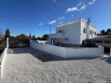 Chalet en venta en Granja de Rocamora, Alicante