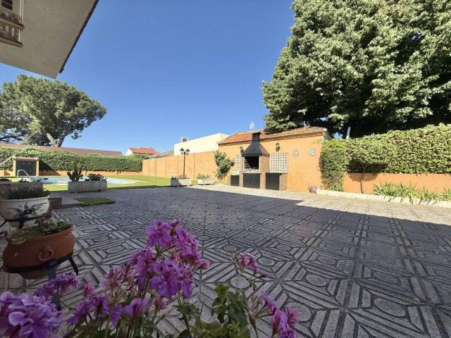 Chalet en venta en Griñón