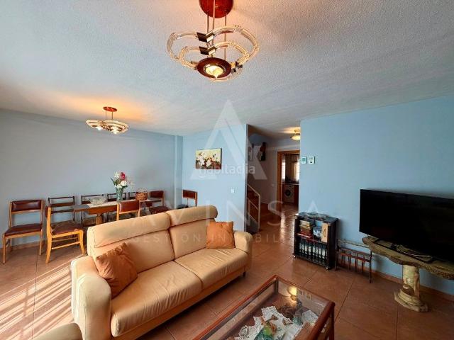 Chalet en venta en Guadalajara, Aguas Vivas. ESPECTACULAR CHALET EN URBANIZACION PRIVADA. Chalets.