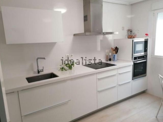 Chalet en venta en Guadalajara, Plan Sur Amistad. Maravillosa casa en el centro. Chalets.