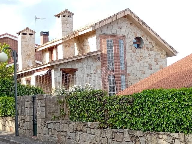 Chalet en venta en Guadalix de la Sierra. Chalets Guadalix de la.