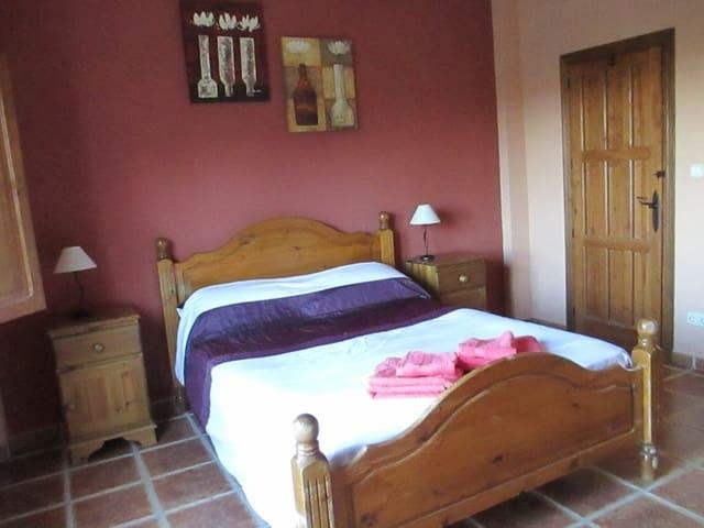 Chalet en venta en Guaro, Málaga
