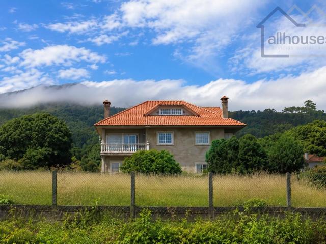 Chalet en venta en Guarda A. Chalets Guarda.