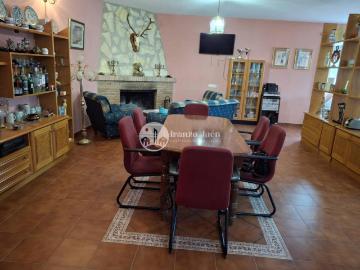 Chalet en venta en Guardia de Jaén La. Chalet unifamiliar en venta en La Guardia de Jaén. Chalets Guardia de Jaén.