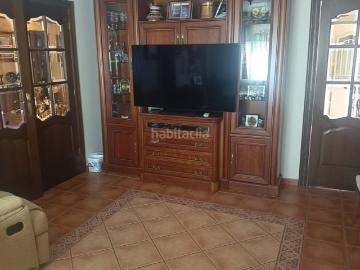 Chalet en venta en Guardia de Jaén La. Chalet en venta en Afueras de Jaén, 5 dormitorios. Chalets Guardia de Jaén.