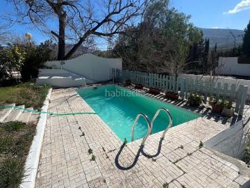 Chalet en venta en Guardia de Jaén La. Chalet en venta en Altos de Puente Nuevo, 4 dormitorios. Chalets Guardia de Jaén.