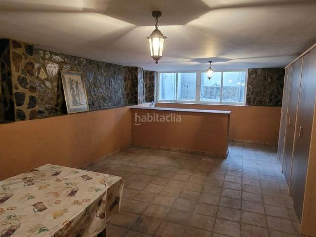 Chalet en venta en Guijuelo. CHALET ADOSADO DE GRANDES CALIDADES EN GUIJUELO. Chalets.