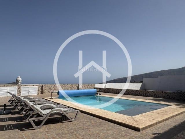 Chalet en venta en Güímar, Centro. Dos casas con encanto más apartamento con vistas al mar en Arafo. Chalets.