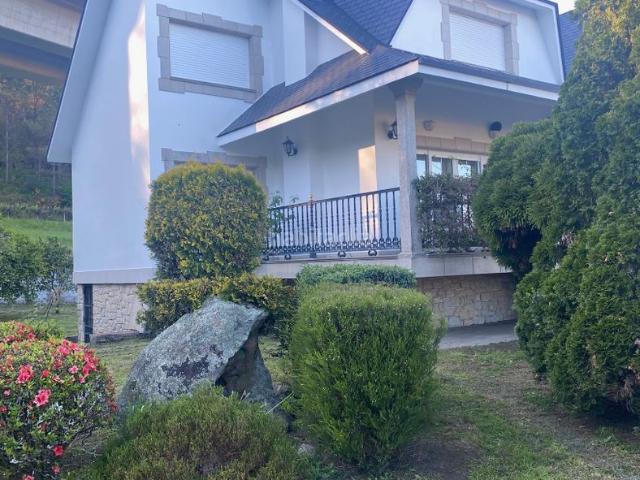 Chalet en venta en Dodro. Chalets.