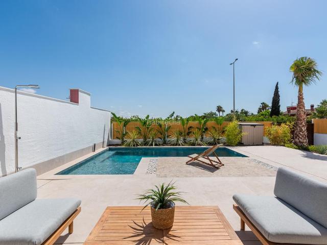 Chalet en venta en Dolores. VILLA DE 3 DORMITORIOS CON PISCINA PRIVADA EN DOLORES. Chalets.