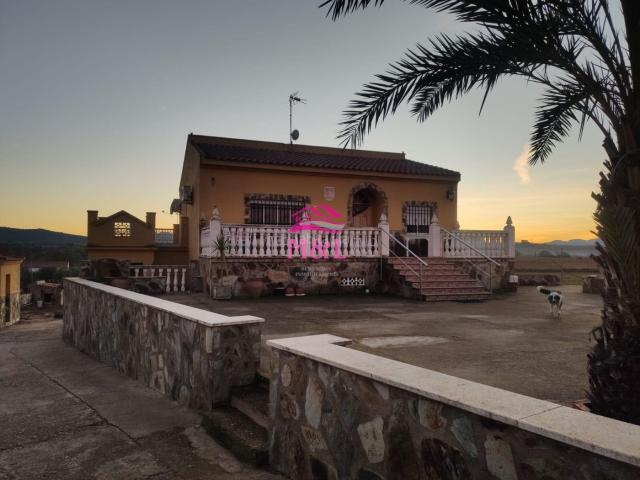 Chalet en venta en Don Álvaro. Don ÁlvaroChalet. Chalets Don.
