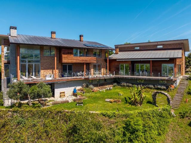 Casa pareada en venta en Donostia San Sebastián, Miramon Zorroaga. Villa bifamiliar en Paseo Oriamendi B. Casas pareadas Donostia San.