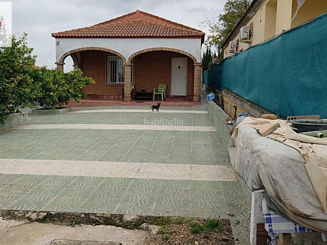 Chalet en venta en Dos Hermanas, Arco Norte Avda España. Chalet Independiente en Urbanización Valero Dos Hermanas. Chalets Dos.