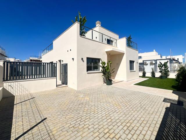 Chalet en venta en Dos Hermanas, Entrenúcleos. EL PRADO ENTRENUCLEOS. Chalets Dos.