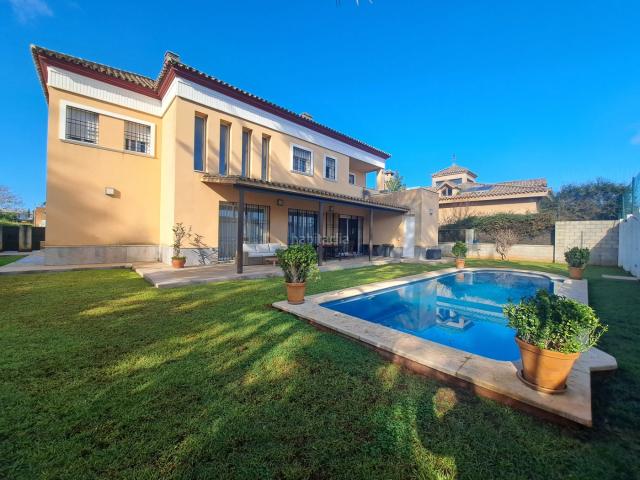 Chalet en venta en Dos Hermanas, La Hacienda Nueva Andalucía. Chalet en LA HACIENDA. Chalets Dos.