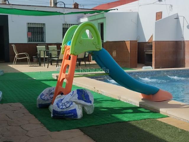 Chalet en venta en Dos Hermanas, La Hacienda Nueva Andalucía. MAGNIFICA PARCELA CON PISCINA NO HIPOTECABLE. Chalets Dos.