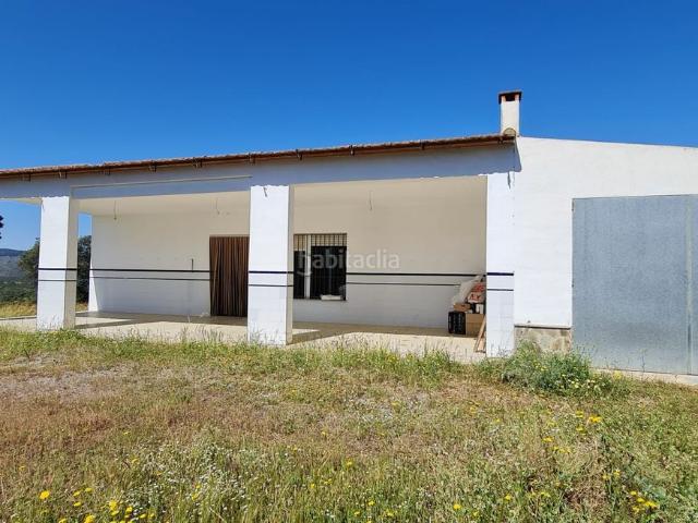 Chalet en venta en Alcaracejos. Venta de chalet y terreno en Dos Torres. Chalets.