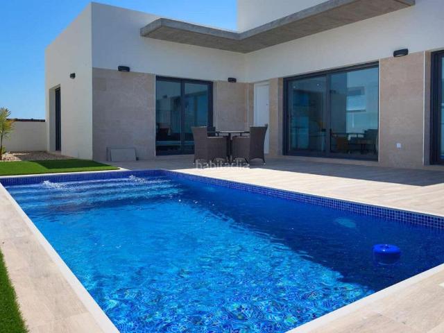 Chalet en venta en Daya Nueva. VILLA DE 3 DORMITORIOS EN UNA SOLA PLANTA, DAYA NUEVA. Chalets Daya.
