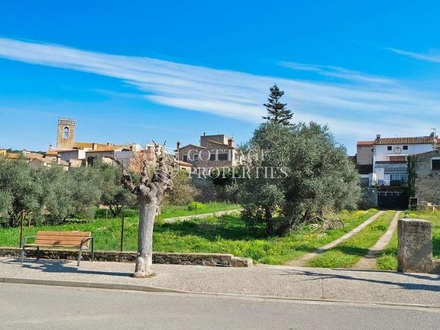 Chalet en venta en calle Major, Darnius, de 775 m² 6 habitaciones por 580.000