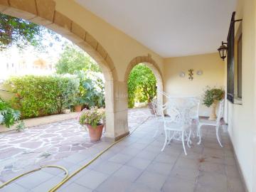 Chalet en venta en Dénia, El Montgó. Chalet con apartamento independiente en Denia. Chalets.