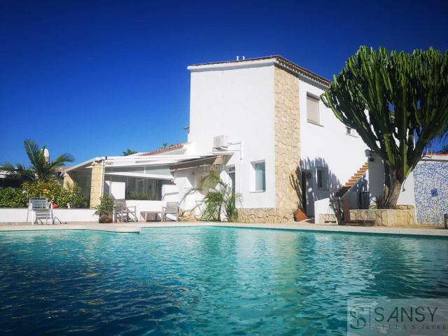 Chalet en venta en Dénia, El Montgó. DéniaVilla. Chalets.