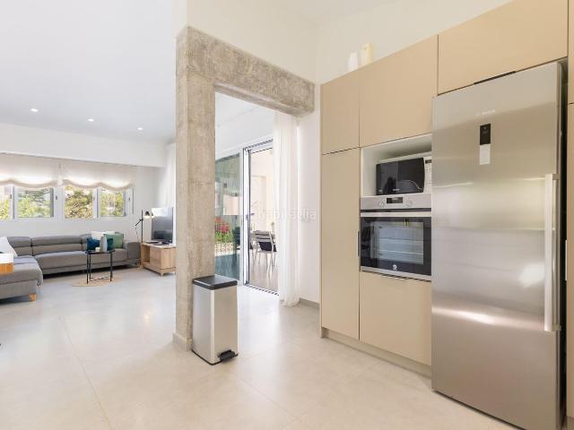 Chalet en venta en Dénia, El Palmar Los Molinos. Villa reformada con piscina, vistas al mar y acceso privado a la playa en Los Molinos, Dénia. Chalets.