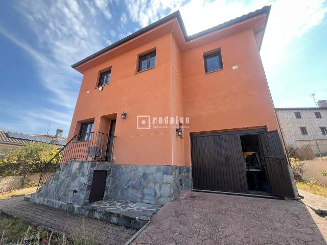 Chalet en venta en Duruelo. CHALET EN LAS VILLAS DE SOTOMOSILA. Chalets.