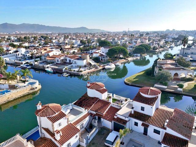 Chalet en venta en Empuriabrava, Girona Costa Brava