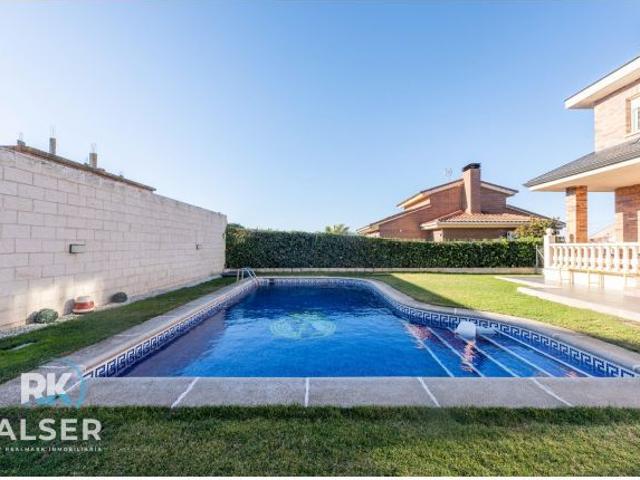 Chalet en Venta en El Casar, Guadalajara
