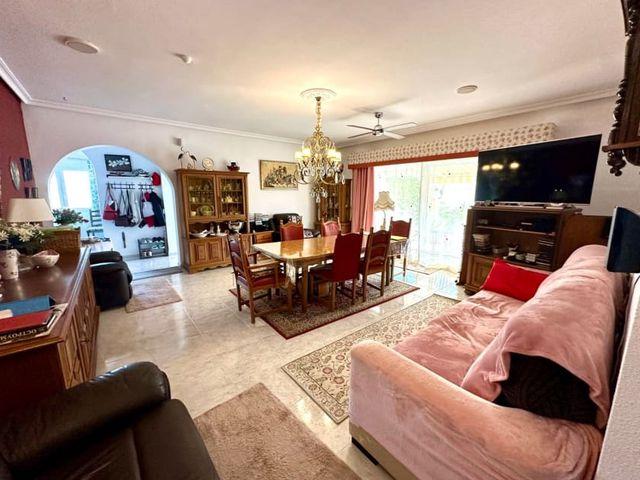 Chalet en venta en El Chaparral, Alicante Costa Blanca