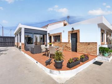 Villa en venta en Baix Vinalopó - Trastero