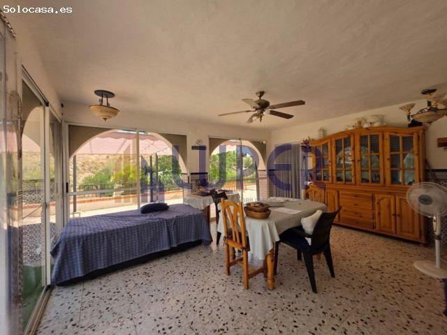 Chalet en venta en El Moralet Alicante