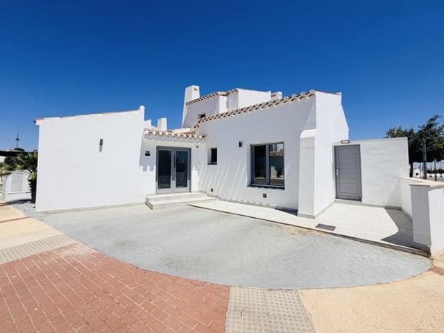 Chalet en venta en El Valle Golf Resort, Murcia