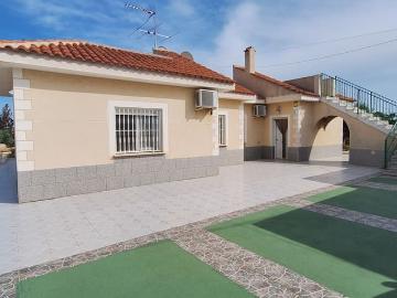 Villa en venta en Baix Vinalopó - Piscina