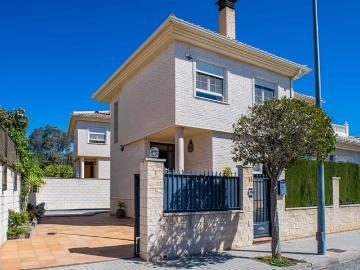 Chalet en venta en Elda, Alicante