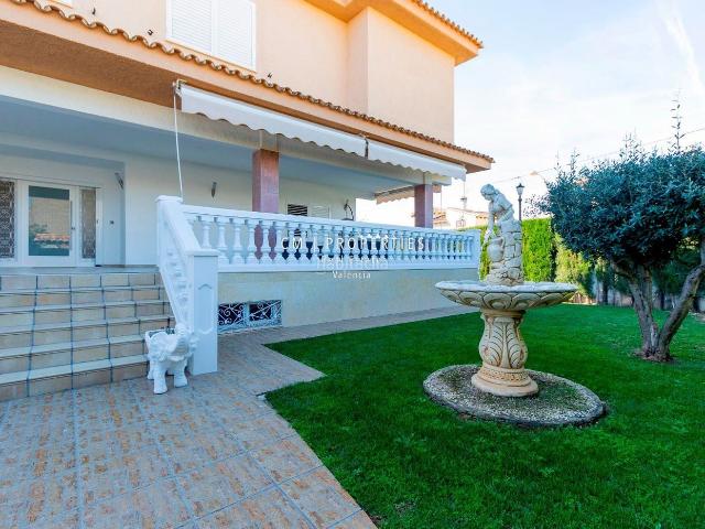 Chalet en venta en Eliana l´, Entrepinos. Casa en venta con siete habitaciones en la eliana. Chalets Eliana.