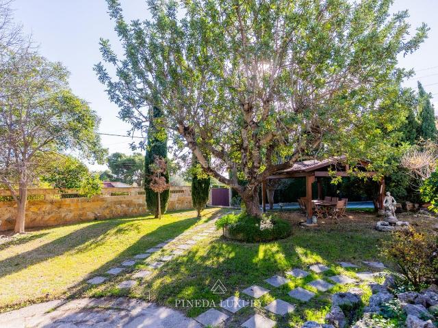 Chalet en venta en Eliana l´, Entrepinos. CHALET EN PARCELA DE 1.150 M2 EN LA ELIANA. Chalets Eliana.