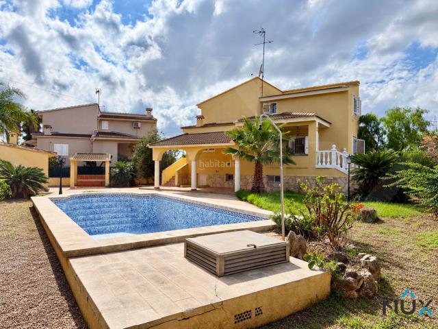 Chalet en venta en Eliana l´, Entrepinos. Chalets Eliana.