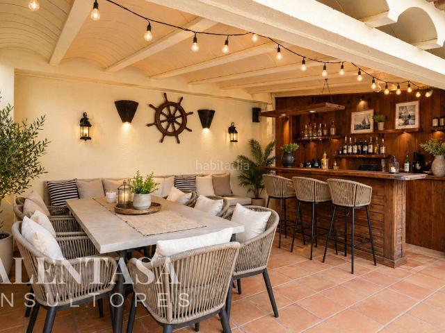 Chalet en venta en Eliana l´, El Carme Sant Agustí Bonavista. Chalet independiente con piscina y gran parcela en L'Eliana: Confort, amplitud y excelente ubicación a un paso del centro. Chalets.