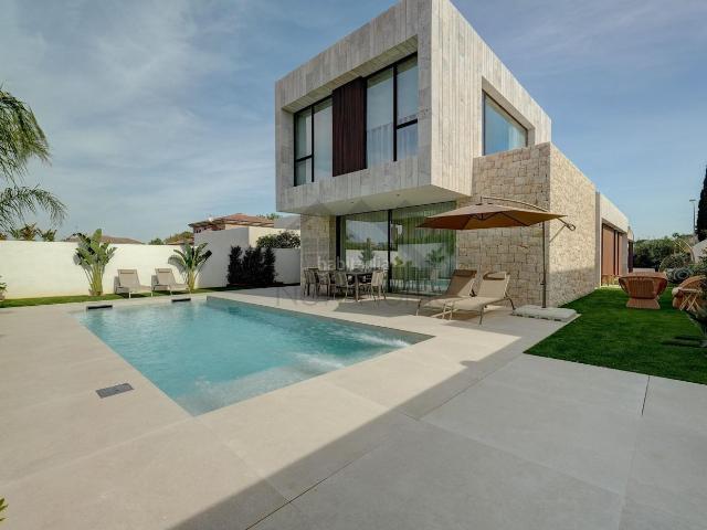 Chalet en venta en Eliana l´, El Carme Sant Agustí Bonavista. Villa de autor en LEliana que redefine el concepto de lujo contemporáneo. Chalets Eliana.