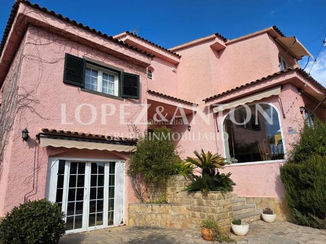 Chalet en venta en Eliana l´, Montealegre. Chalets Eliana.