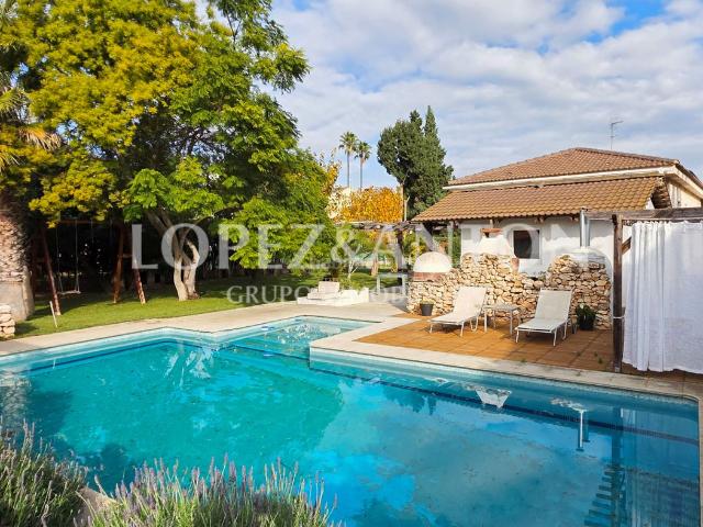 Chalet en venta en Eliana l´, Montealegre. Chalets Eliana.