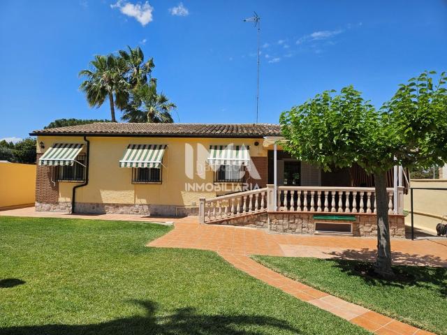 Chalet en venta en Eliana l´, Montealegre. Chalets Eliana.