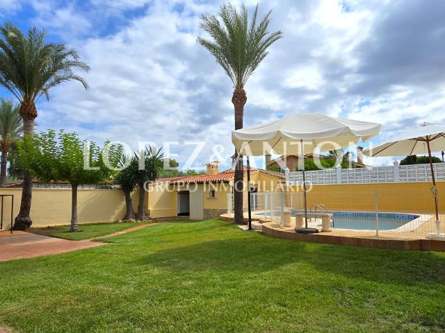Chalet en venta en Eliana l´, Montealegre. Chalets Eliana.