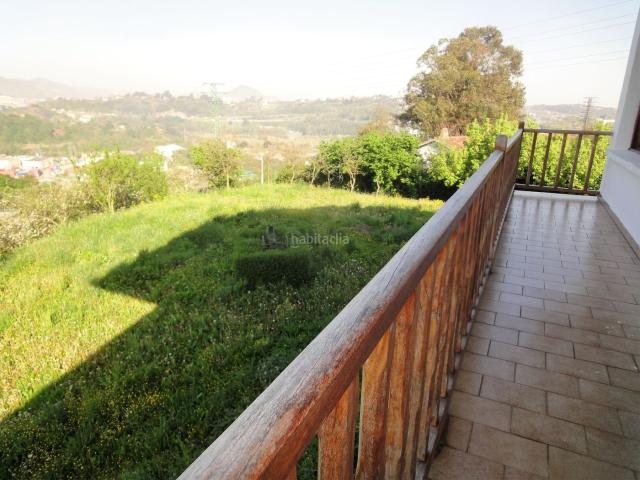 Chalet en venta en Erandio. INMOBILIARIA CAMPUZANO vende bonito chalet independiente con espectaculares vistas en Erandio Goikoa. Chalets.