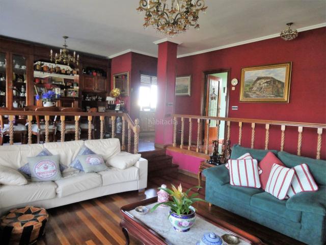 Chalet en venta en Erandio. INMOBILIARIA CAMPUZANO vende bonito chalet independiente en Erandio Goikoa. Chalets.