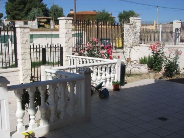 Chalet en venta en Estremera. Vivienda ideal para una familia. Chalets.